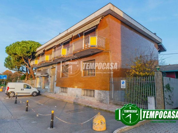 casa indipendente in vendita a Zibido San Giacomo in zona Moirago