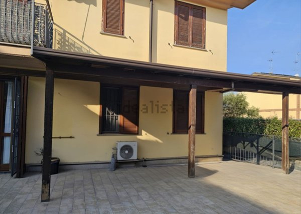 appartamento in vendita a Zibido San Giacomo in zona Badile
