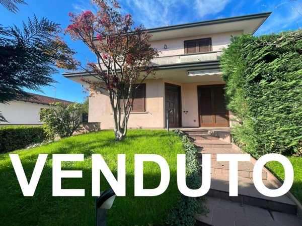 casa indipendente in vendita a Villa Cortese