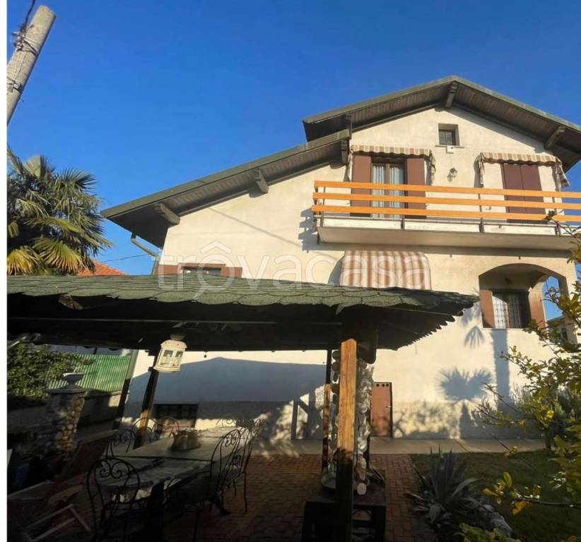 casa indipendente in vendita a Villa Cortese