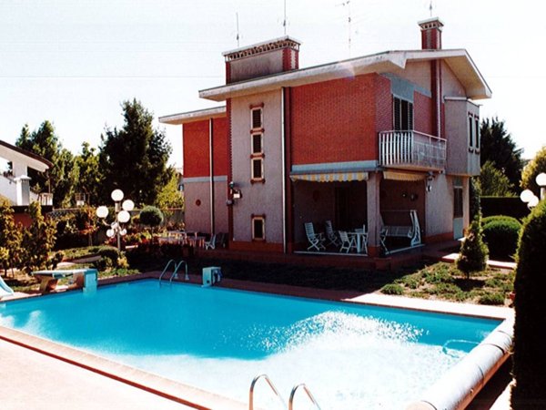 casa indipendente in vendita a Villa Cortese