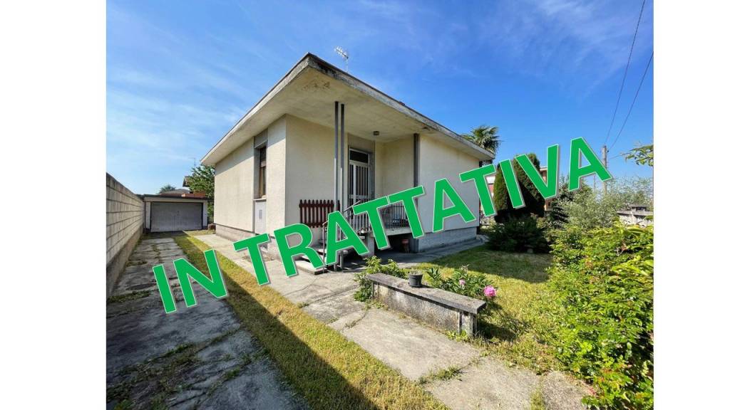 casa indipendente in vendita a Villa Cortese