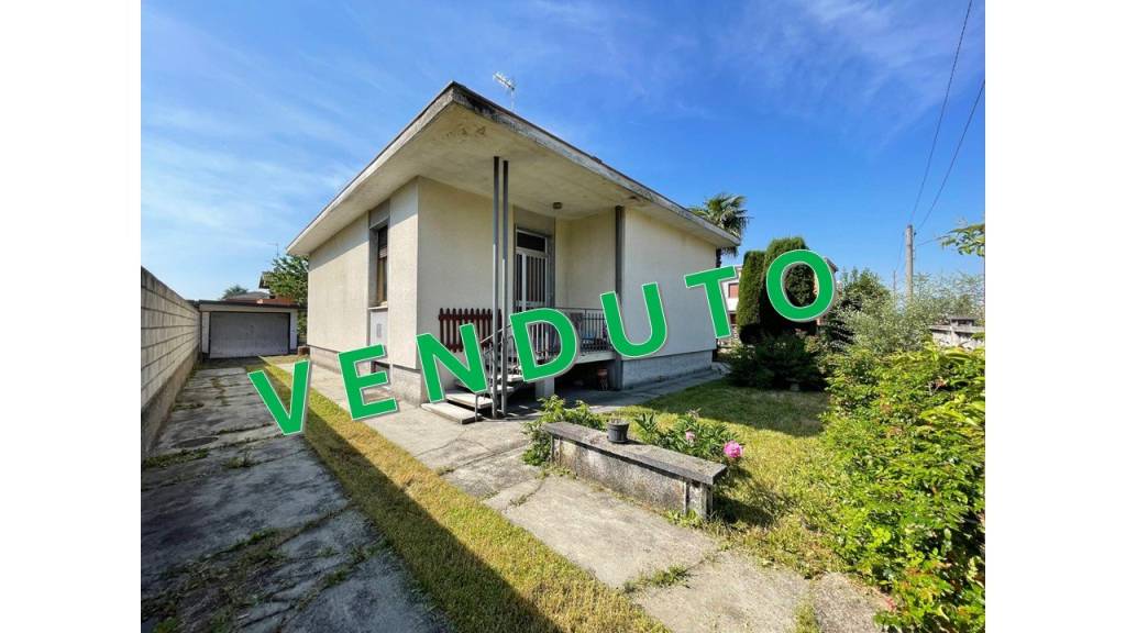 casa indipendente in vendita a Villa Cortese