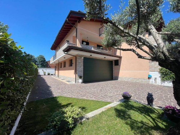 casa indipendente in vendita a Villa Cortese