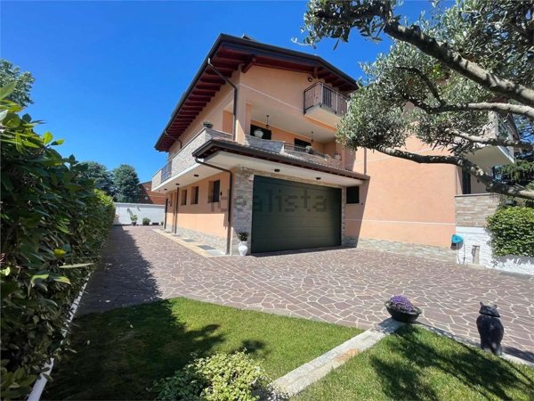 casa indipendente in vendita a Villa Cortese
