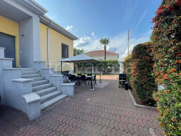 casa indipendente in vendita a Villa Cortese