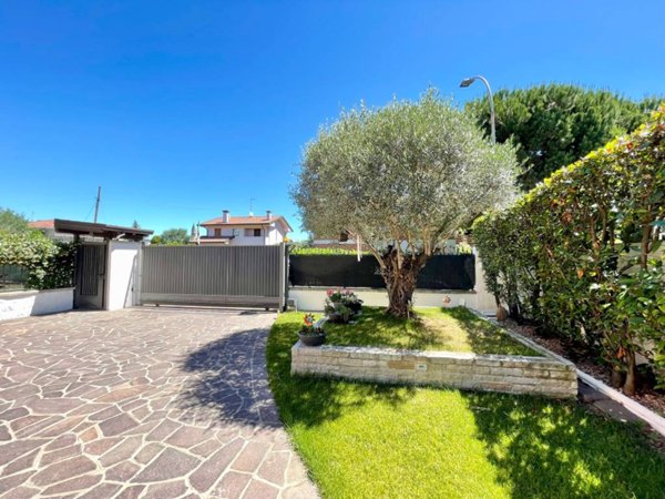 casa indipendente in vendita a Villa Cortese