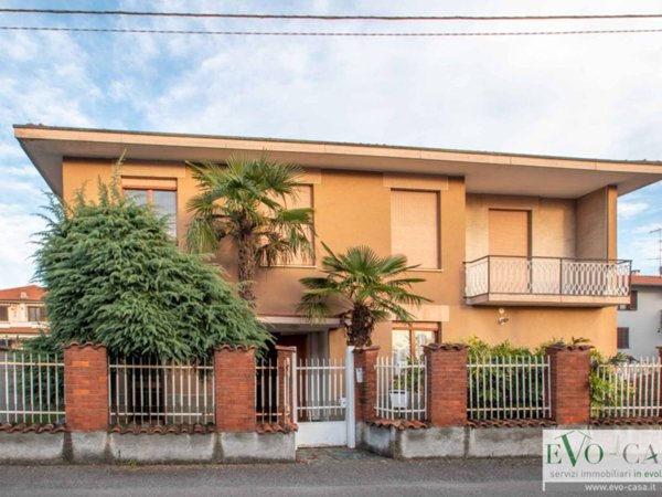 casa indipendente in vendita a Villa Cortese