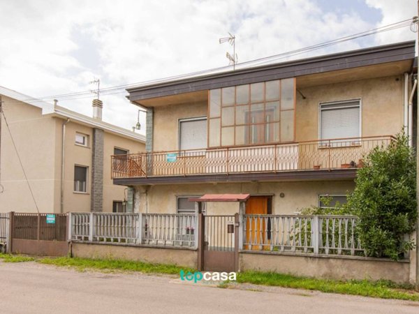 casa indipendente in vendita a Villa Cortese