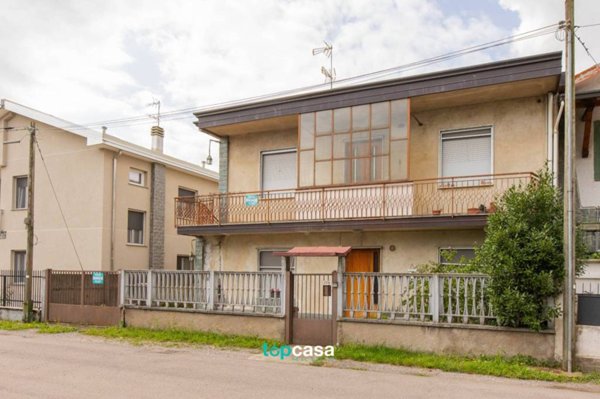 casa indipendente in vendita a Villa Cortese