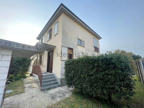 casa indipendente in vendita a Villa Cortese