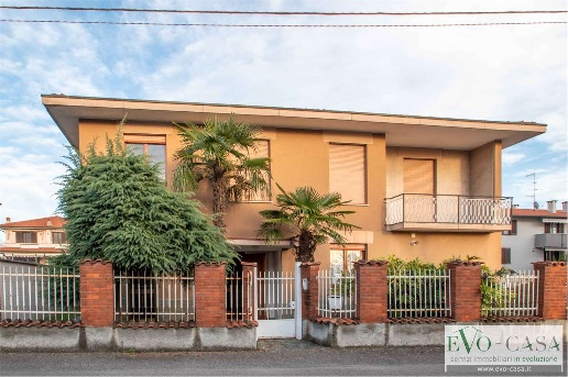 casa indipendente in vendita a Villa Cortese