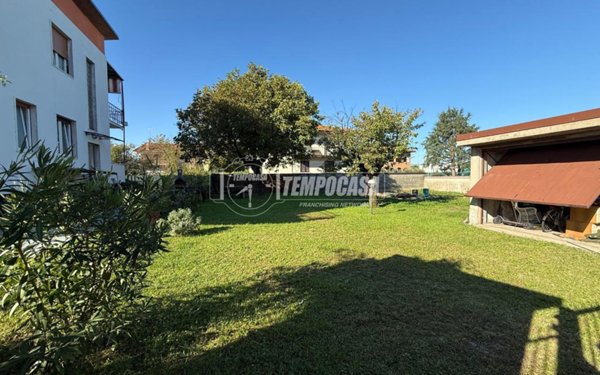 ufficio in vendita a Villa Cortese