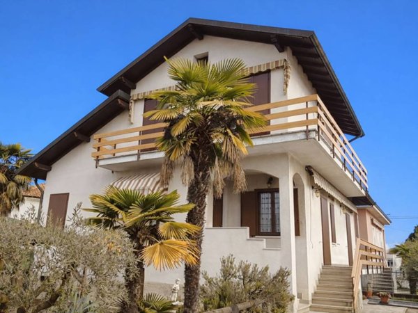 casa indipendente in vendita a Villa Cortese