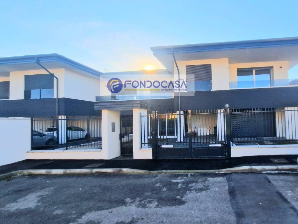 casa indipendente in vendita a Villa Cortese