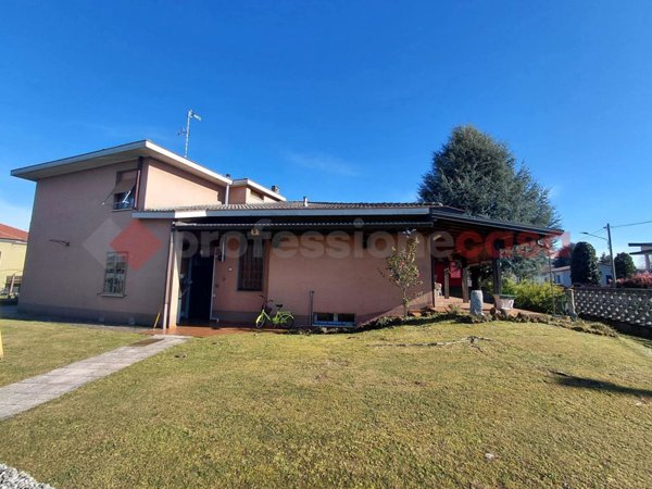 casa indipendente in vendita a Villa Cortese