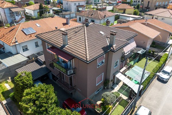 casa indipendente in vendita a Villa Cortese