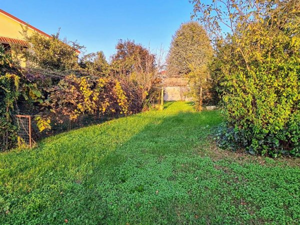 terreno agricolo in vendita a Villa Cortese