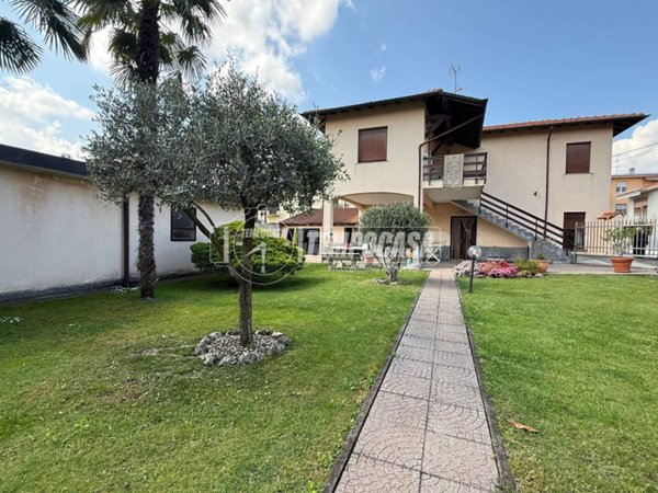 casa indipendente in vendita a Villa Cortese
