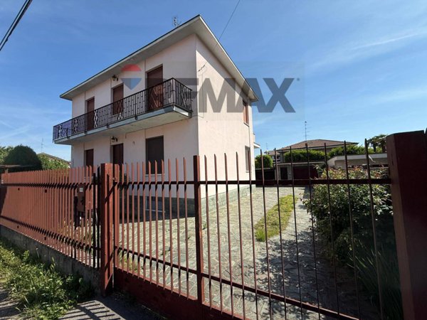casa indipendente in vendita a Villa Cortese