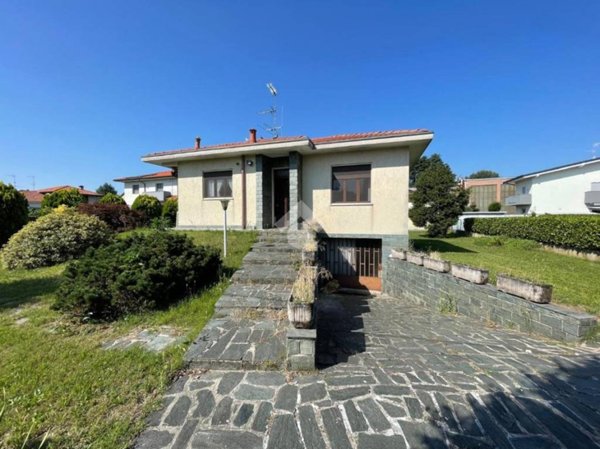 casa indipendente in vendita a Villa Cortese