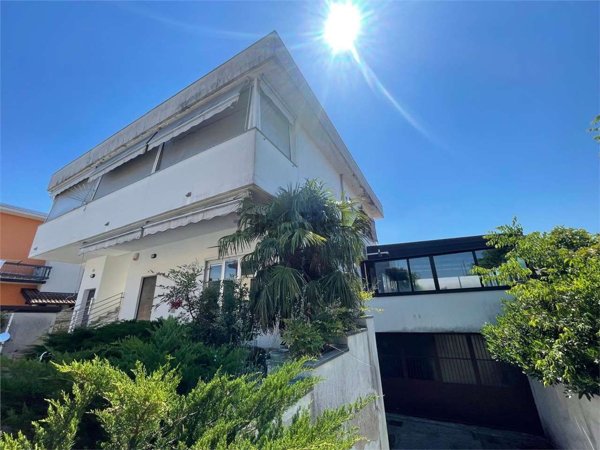 casa indipendente in vendita a Villa Cortese