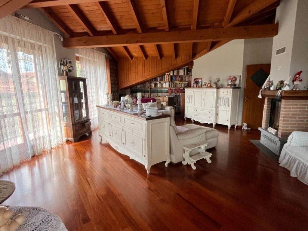 casa indipendente in vendita a Vanzaghello