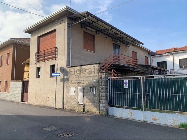locale di sgombero in vendita a Vanzaghello