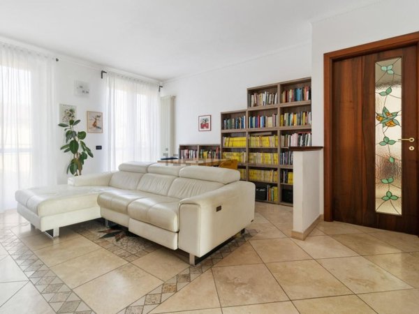 appartamento in vendita a Vanzaghello