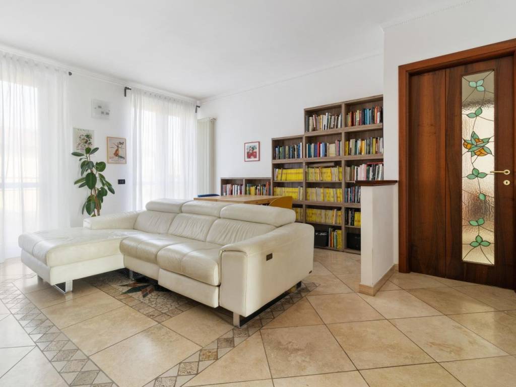 appartamento in vendita a Vanzaghello