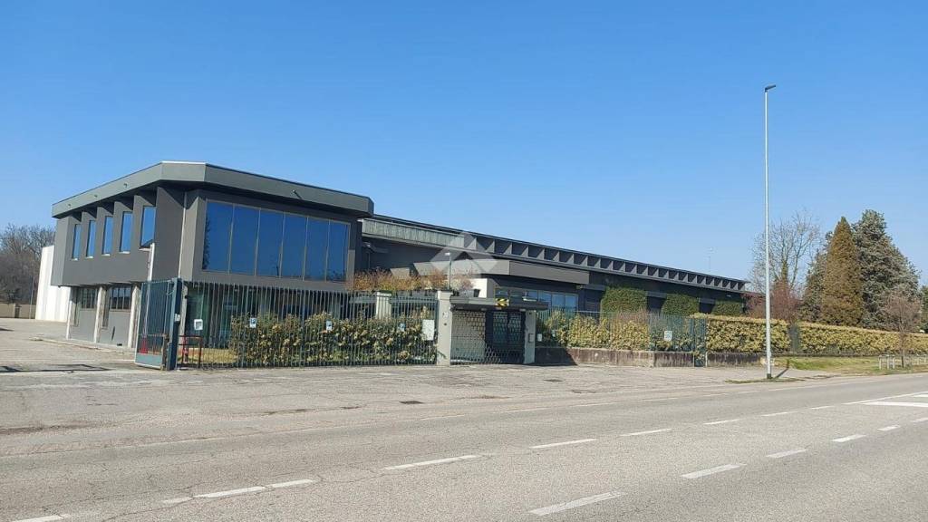 capannone in vendita a Vanzaghello