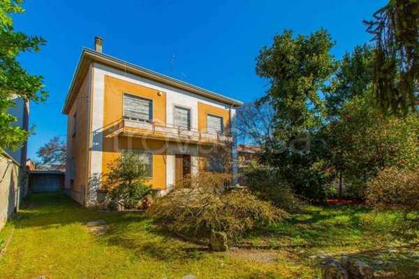casa indipendente in vendita a Vanzaghello