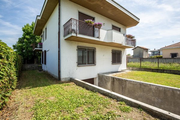 appartamento in vendita a Vanzaghello