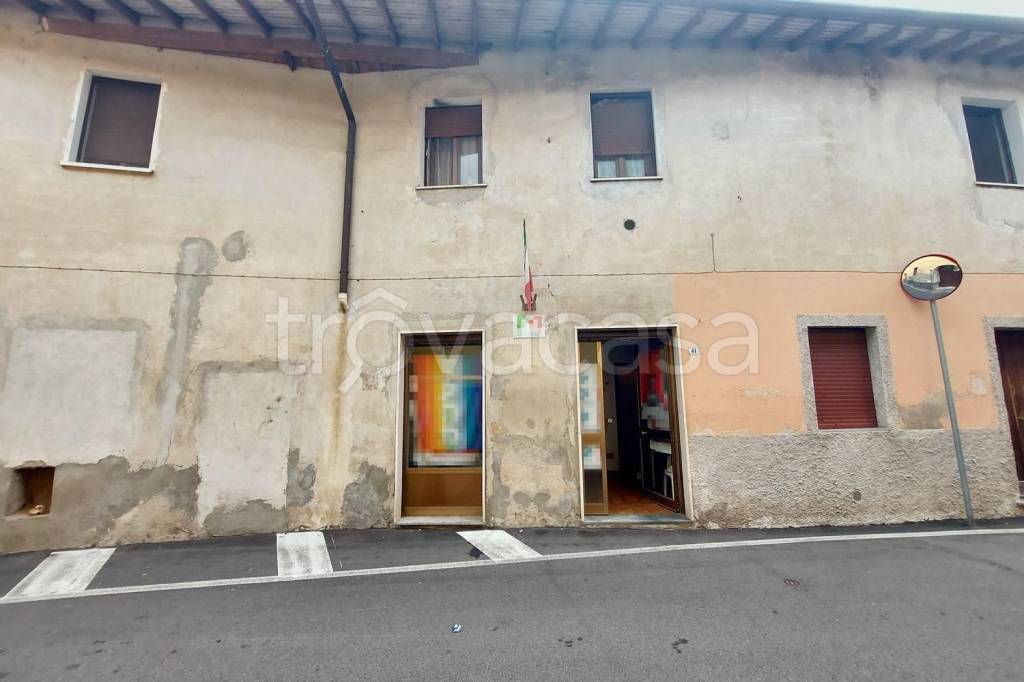 negozio in vendita a Vanzaghello