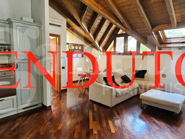 attico in vendita a Vanzaghello