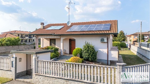 casa indipendente in vendita a Vanzaghello