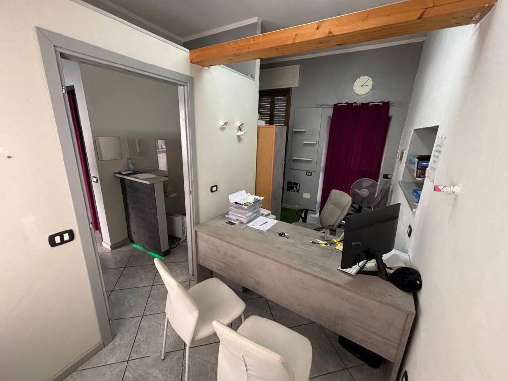 ufficio in vendita a Vanzaghello