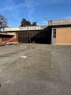 locale commerciale in vendita a Vanzaghello