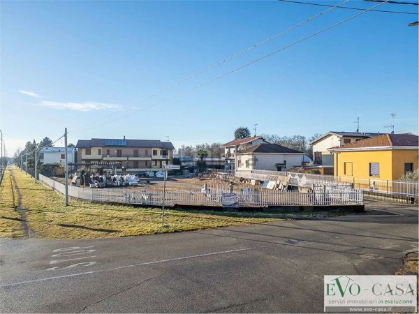 terreno edificabile in vendita a Vanzaghello