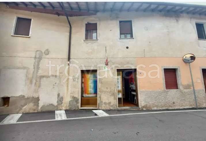 negozio in vendita a Vanzaghello