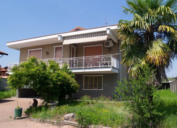 casa indipendente in vendita a Vanzaghello