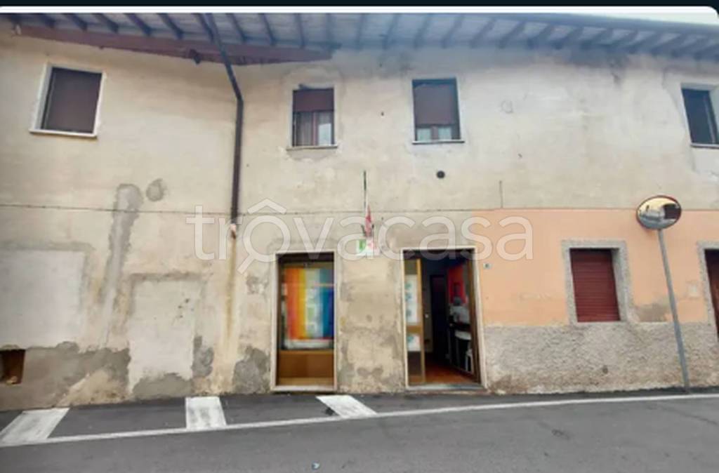 negozio in vendita a Vanzaghello