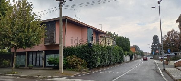 casa indipendente in vendita a Vanzaghello