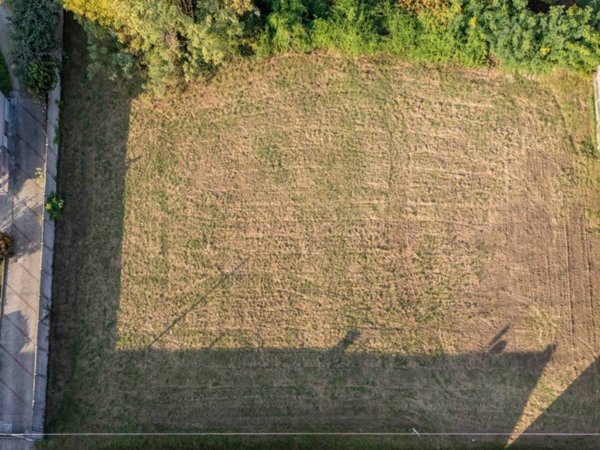 terreno edificabile in vendita a Vanzaghello