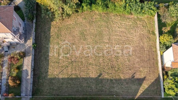 terreno edificabile in vendita a Vanzaghello