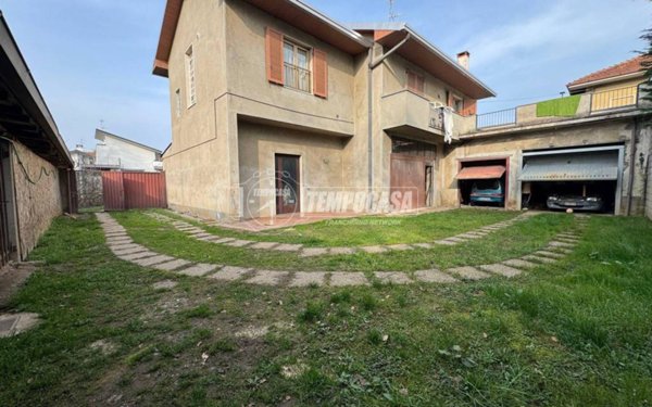 casa indipendente in vendita a Vanzaghello