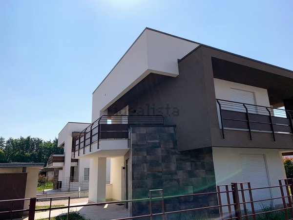 casa indipendente in vendita a Vanzaghello