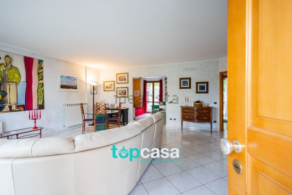 casa indipendente in vendita a Vanzaghello