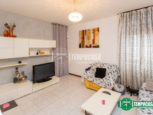 casa indipendente in vendita a Vanzaghello