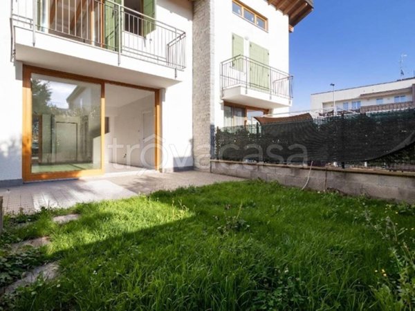 casa indipendente in vendita a Vanzaghello
